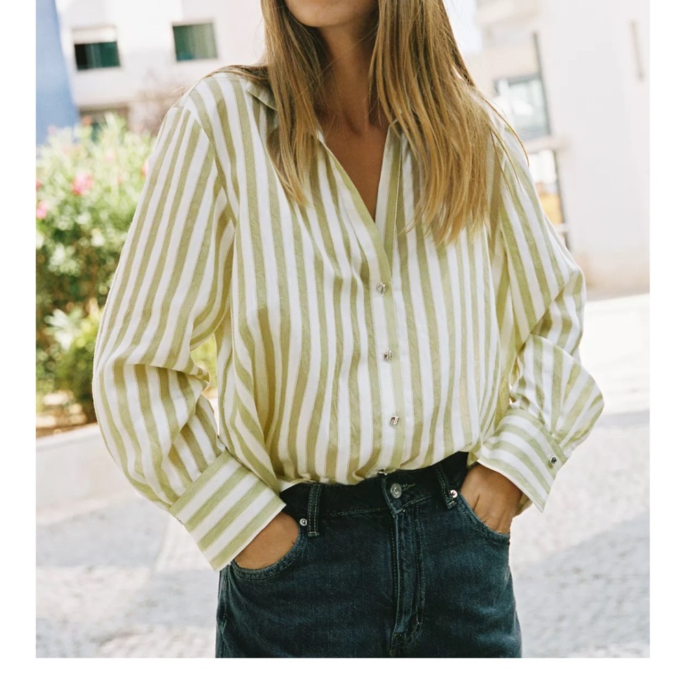 Zara Lapel Collar Shirt With V-Neckline Long Cuffed Size Medium